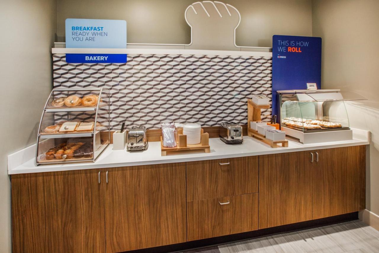 Holiday Inn Express Rochester Hills By Ihg Zewnętrze zdjęcie